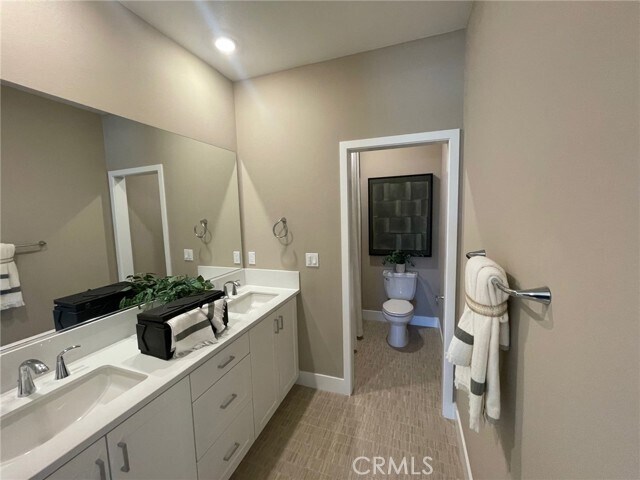 Building Photo - 1184 Silver wood Way