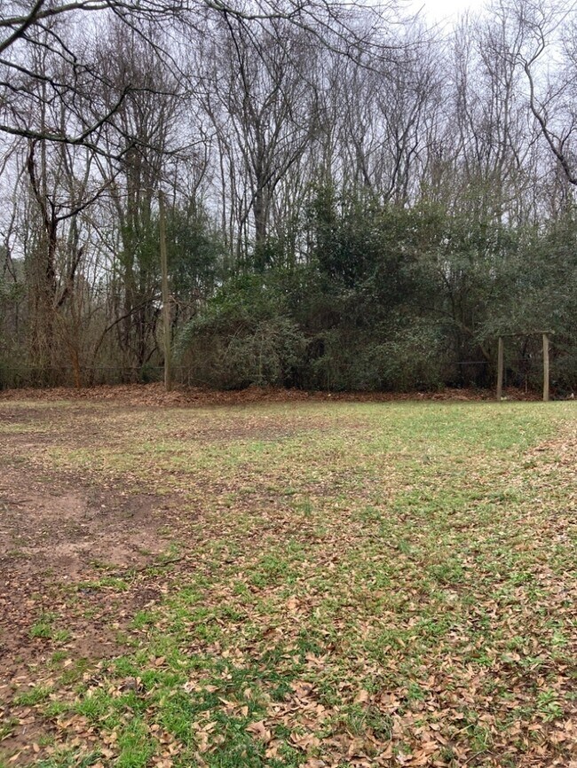 Building Photo - 3 Bedroom in Greenville