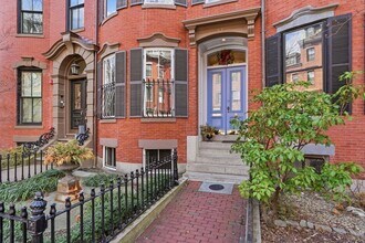 Building Photo - 150 W Concord St