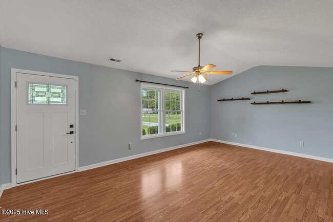 Building Photo - 304 Woody Way