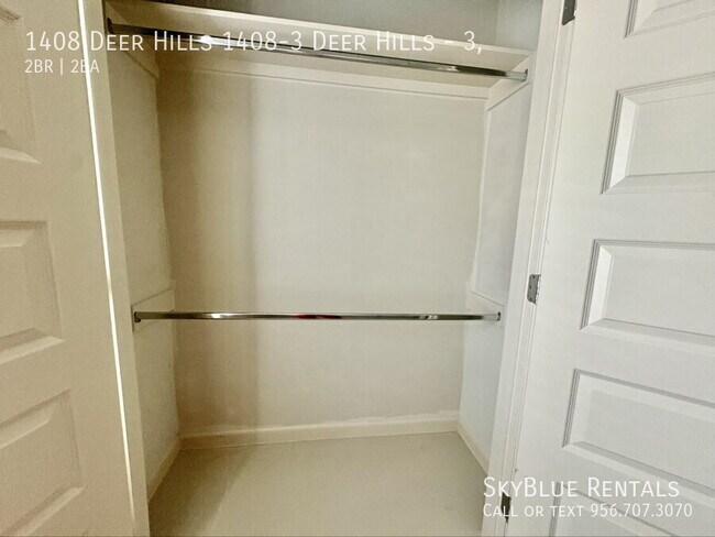 Building Photo - 1408 Deer Hls