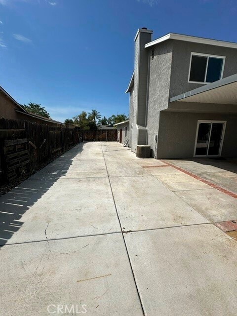 Building Photo - 26286 Topanga Way