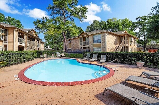 Building Photo - 1311 Antoine Dr