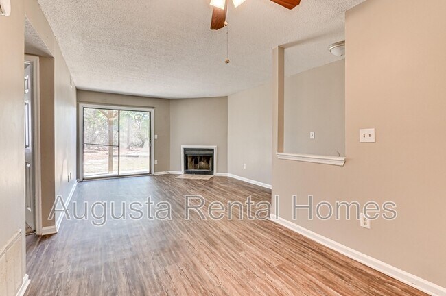 Building Photo - 2812 Thomas Ln