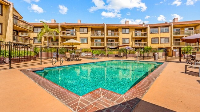Building Photo - Beautiful Mountain Condo. 3 Bed-2Bath