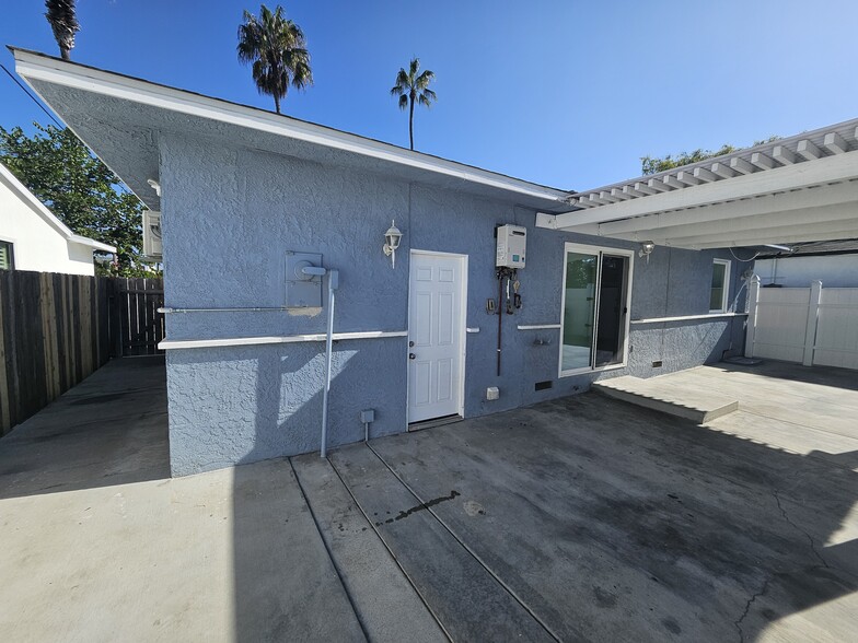 Building Photo - 154 Adams Ave