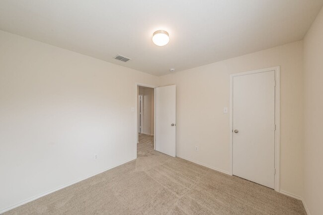 Building Photo - 8864 Valley River Dr