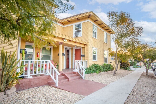 Building Photo - Charming 1-Bed/1-Bath Corner Unit One Block from the Heart of Barrio Logan!