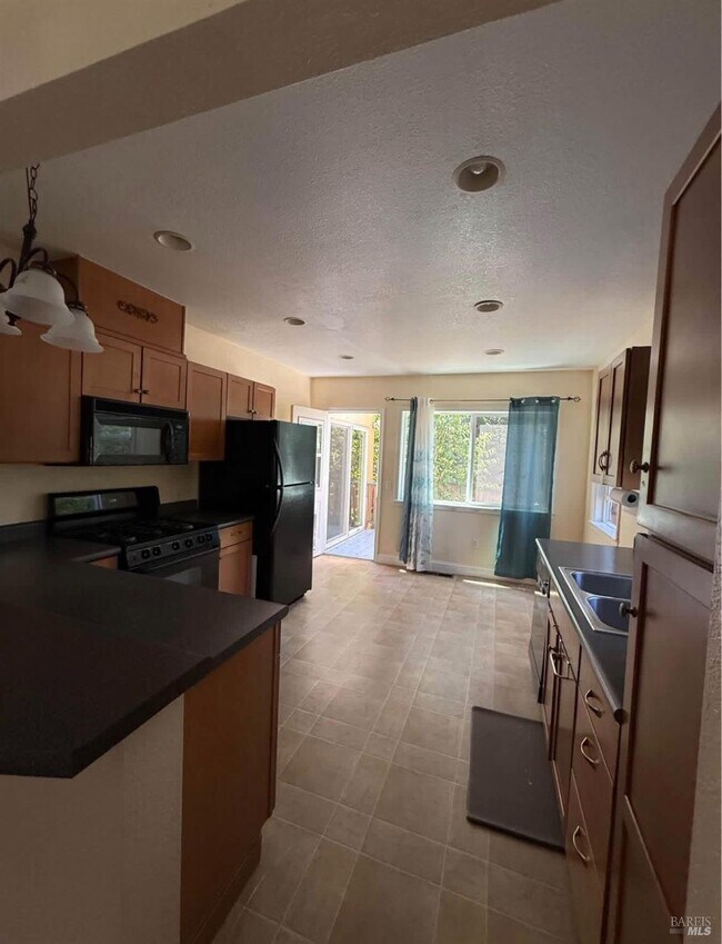 Building Photo - 17 Romine Way