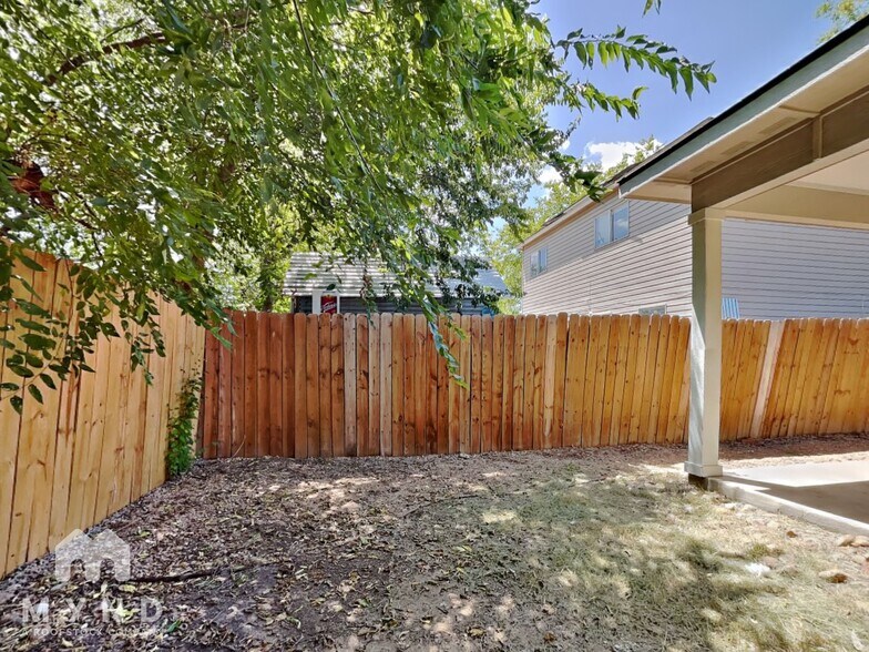 Building Photo - 6006 Ashley Spring