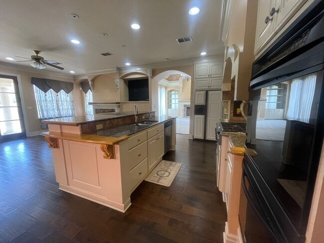 Building Photo - Stonebridge Community! Luxury and Lifestyle Awaits your Call