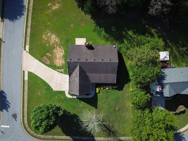 Building Photo - Coming Soon.....Gorgeous 3br 2bath home, beautiful front porch and spacious yard!!