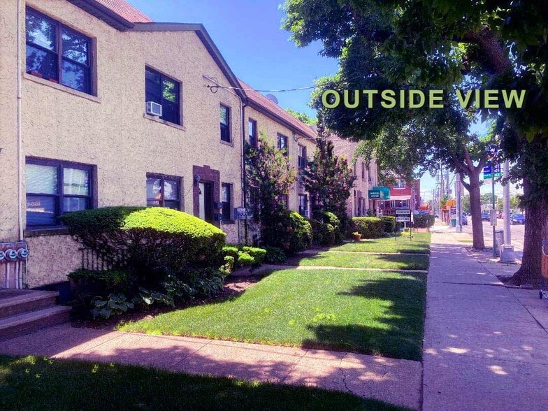 Building Photo - 25616 Hillside Ave