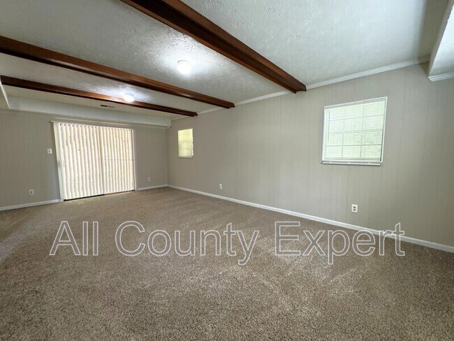 Building Photo - 5798 Hilton Ridge Rd