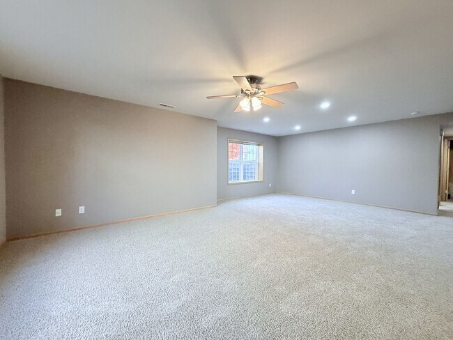 Building Photo - 2374 Kristian St