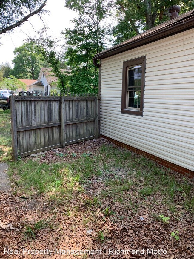 Building Photo - 3 br, 1.5 bath House - 5745 Snead Rd