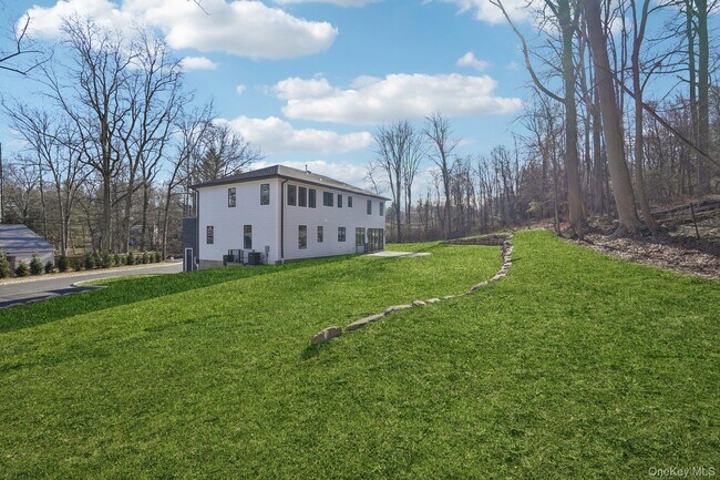 Building Photo - 400 Phillips Hill Rd