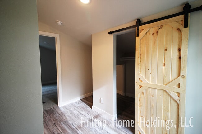 Building Photo - 7 Brookside Rd