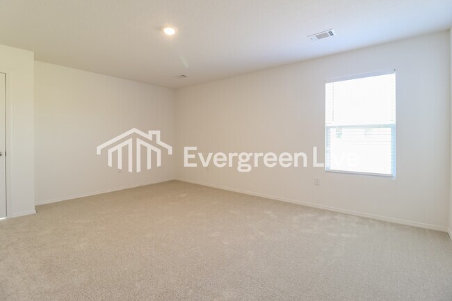 Building Photo - 33 Sourdough Crk Ln