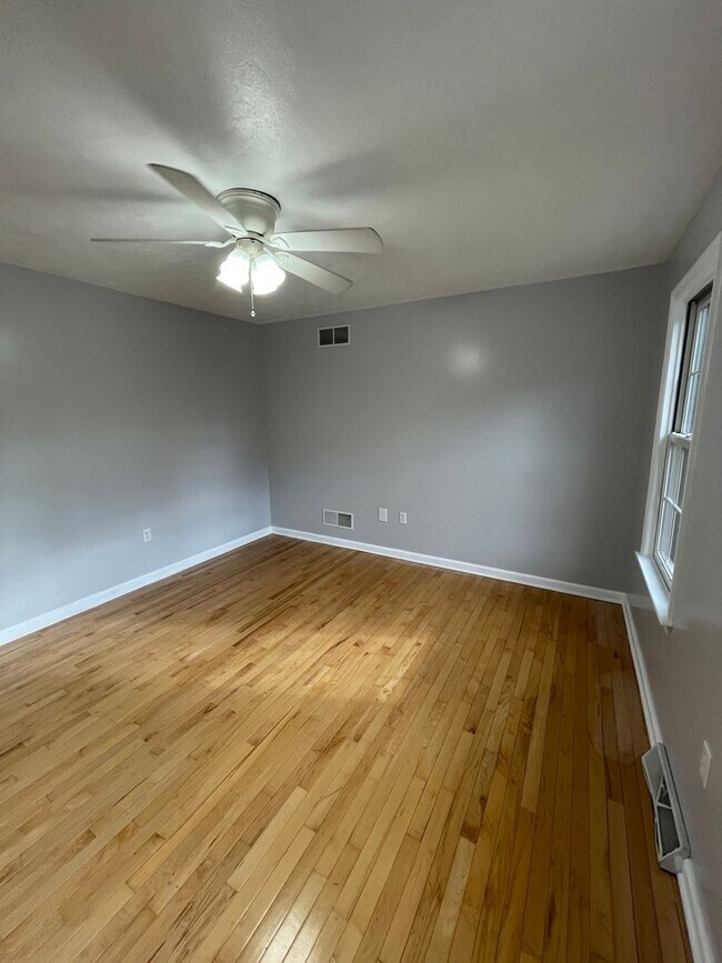 Building Photo - 1513 King Henry Dr