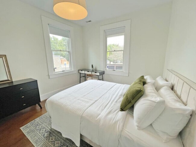 Building Photo - 1806 Republic St