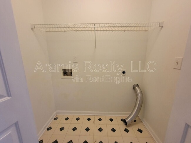 Building Photo - 735 Allen's Landing Dr SE