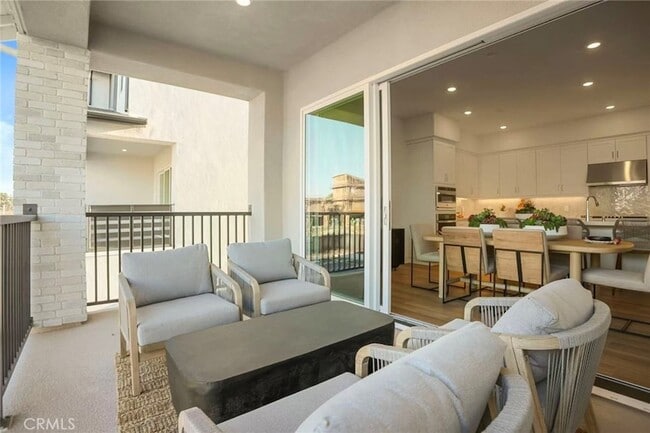 Building Photo - 121 Billings