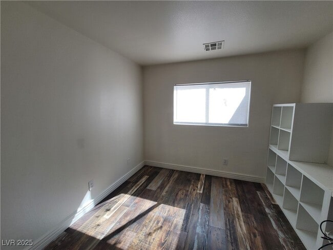 Building Photo - 10799 Flame Vine Ct