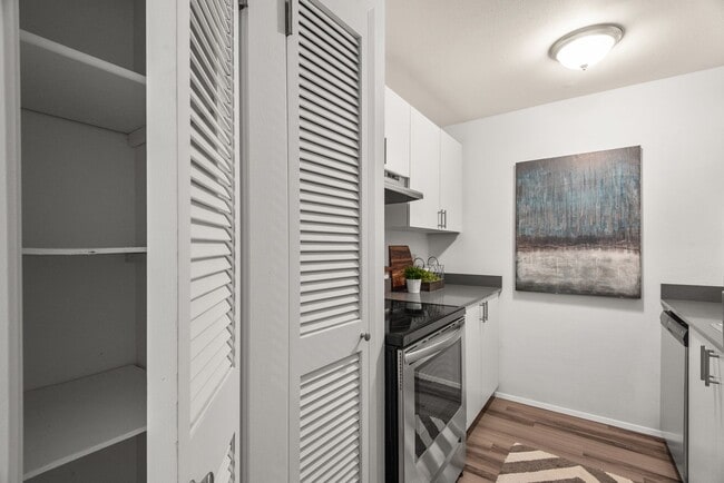 Building Photo - Renovated 2 Bedroom in Auburn!