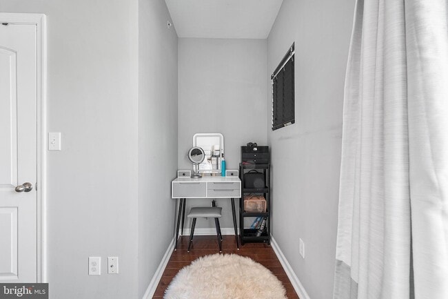 Building Photo - 1333 N Howard St