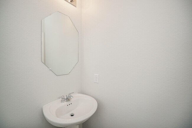 Building Photo - 17246 Quiet Song Ct