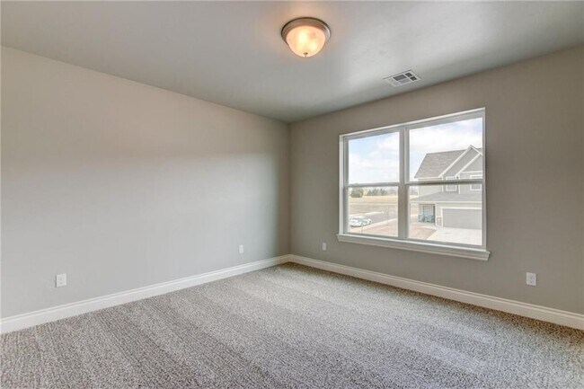 Building Photo - 17617 Hampton Park Dr