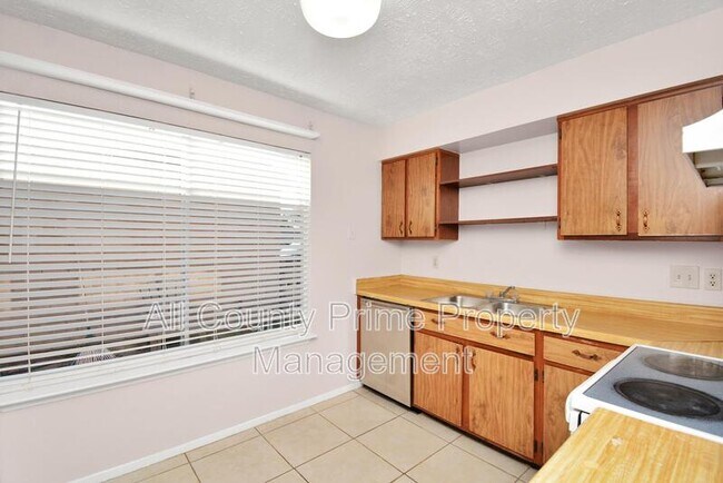 Building Photo - 19214 Cypress River Dr