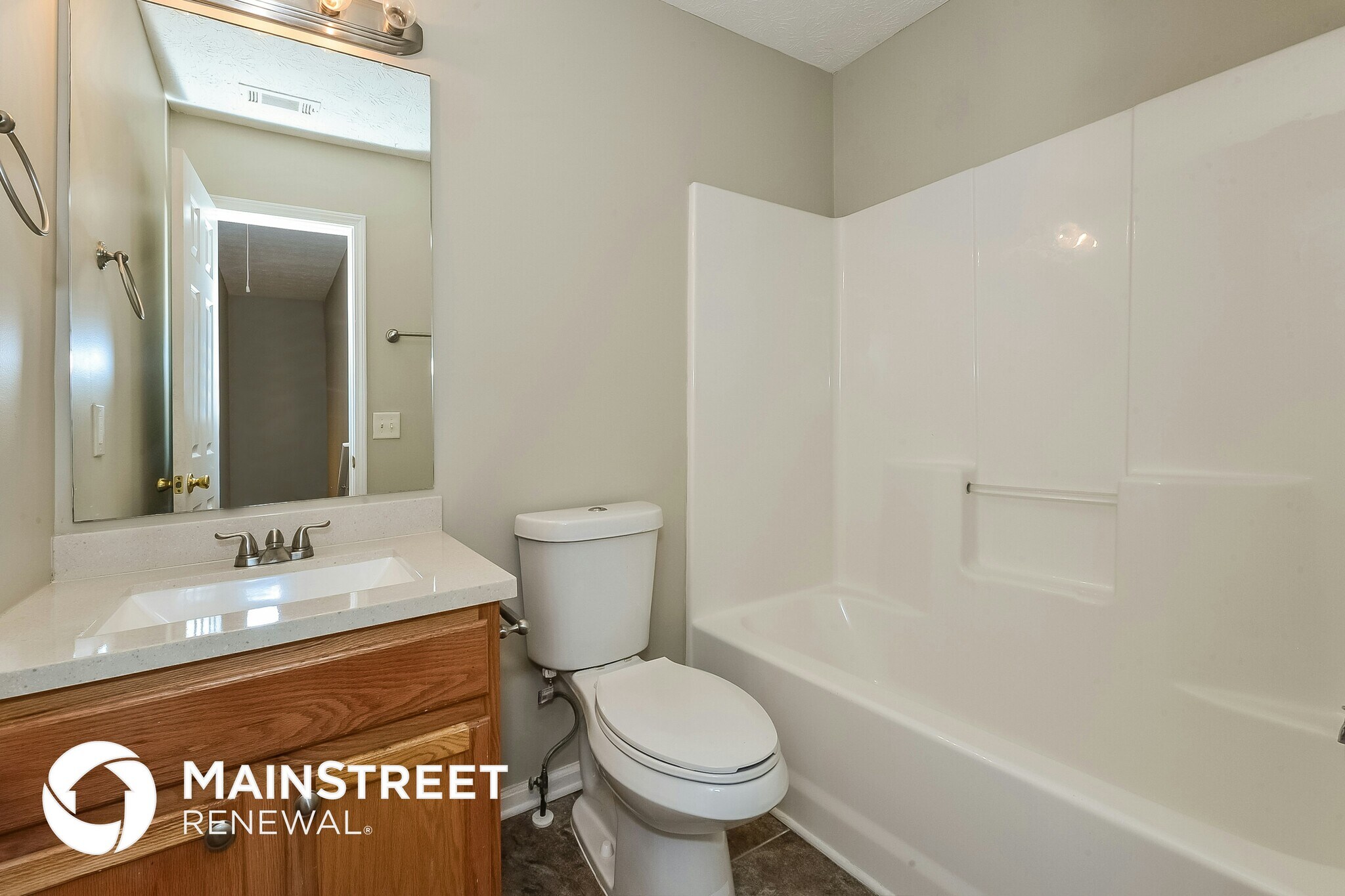 Building Photo - 815 Lakeside Cir