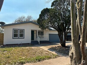 Building Photo - Ready for move in