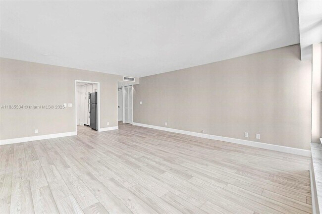Building Photo - 3700 Galt Ocean Dr