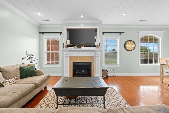 Building Photo - 25850 Iron Gate Dr