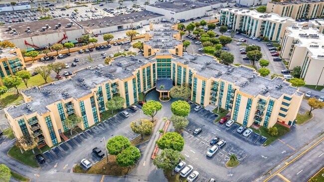Building Photo - 11800 SW 18th St