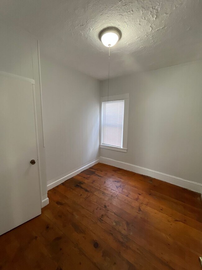 Building Photo - 36 Fisher St