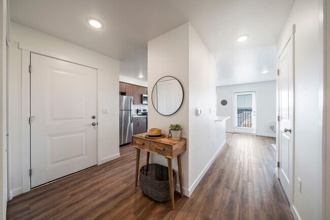 Building Photo - Spring Into Savings: $500 Rent Credit & $5...