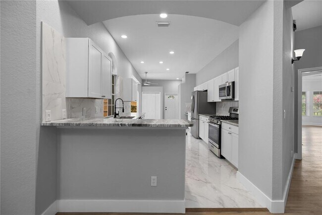 Building Photo - 1628 SE 29th Terrace