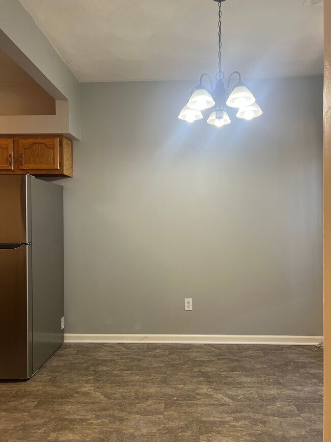 Building Photo - 248 Belmont Cir