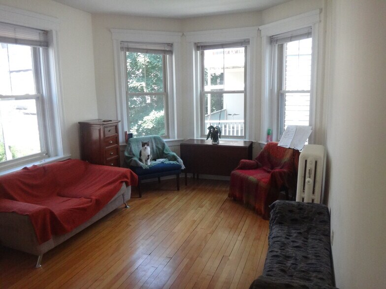 Building Photo - 85 Trowbridge St