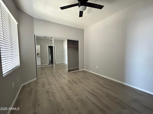 Building Photo - 2929 W Yorkshire Dr