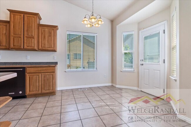 Building Photo - Spacious Residence in Taylorsville – 5 Bed...