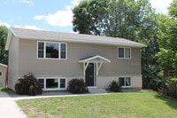 Building Photo - Avail May 1st. SW Rochester 3 bedroom 2 bath home, giant 2 car garage