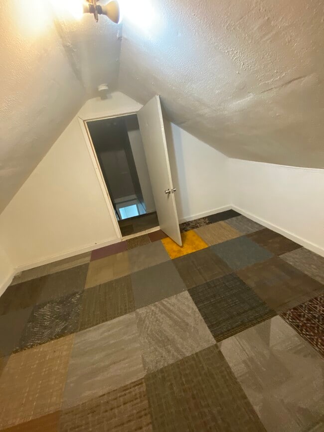Building Photo - 336 S 29th St