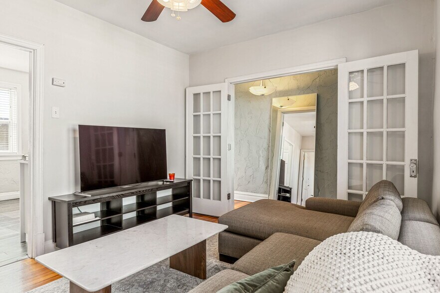 Building Photo - 1210 S Newstead Ave