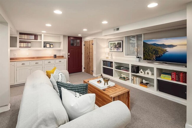 Building Photo - Laurelhurst View Home