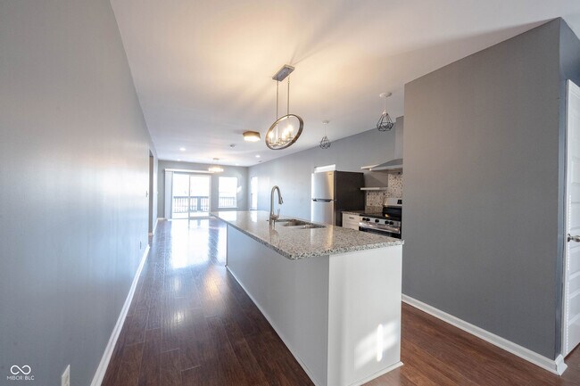 Building Photo - 3157 E Washington St